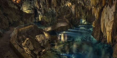  A Gruta de Tieqiao: Uma Maravilha Geológica Escondida e um Paraíso para Fãs de Fotografia!